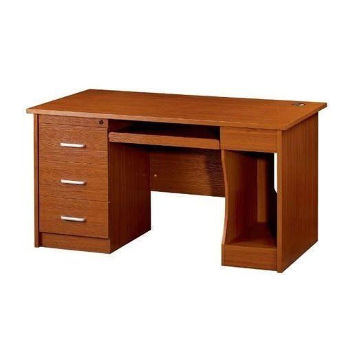 Machine Made Termite Resistant Polished Wooden Table