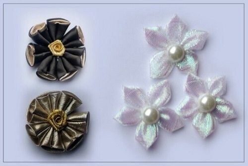 Black , White Decorative Flower Rated Current: 160 Ampere (Amp)