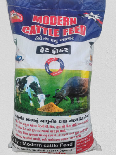 White Modern Cattle Feed For Growth And Milk Production  