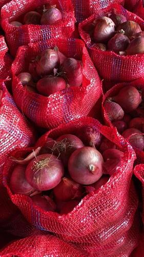 Uniform Size Rich Flavor 100% Fresh Organic Garva Red Onion For Salad And Cooking