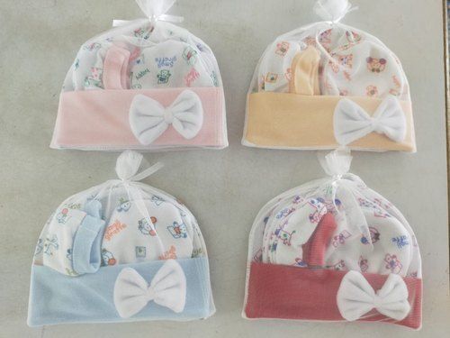 Unisex Little Cubs Baby Bow Design Cotton Cap-Booty-Mitten Set