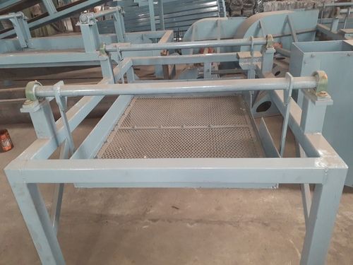 Vibrating Screen Wire Mesh Machine For Industrial And Agricultural Usage