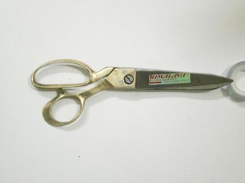 Polished Finish And Light Weight Tailor Scissors With Anti Rust Properties