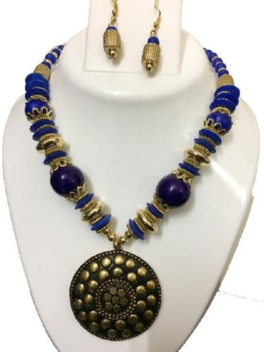 वुड मेटल एंड जेम्स बॉडी अट्रैक्टिव आर्टिफिशियल नेकलेस