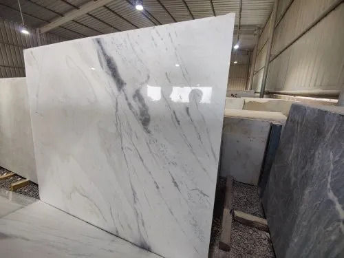 Easy To Clean Long Life Span White Indian Statuario Marble Slab (Thickness 18 Mm)