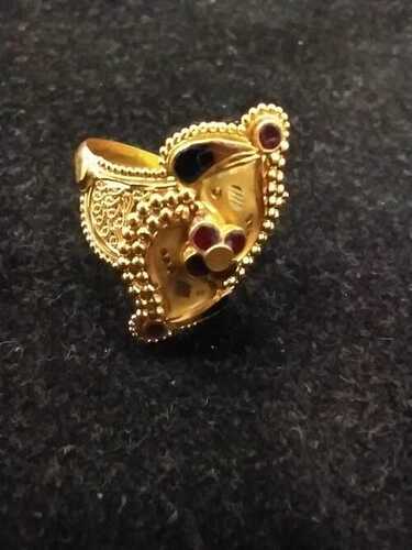 Ladies Gold Ring 