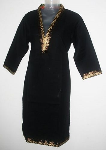 Ladies Plain Cotton Cambric 3/4th Sleeve V Neck Casual Wear Black Kurtis