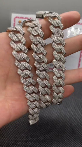 Round Cut Moissanite Diamond 22 CTW Cross Style Chain With G Color