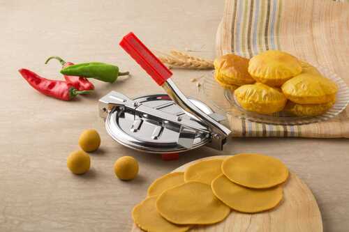 Strong And Durable Rust Proof Steel Lightweight Portable Puri Maker Machine