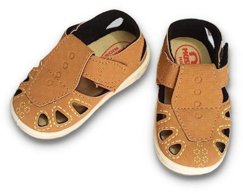 Baby wearing sandals hi-res stock photography and images - Alamy