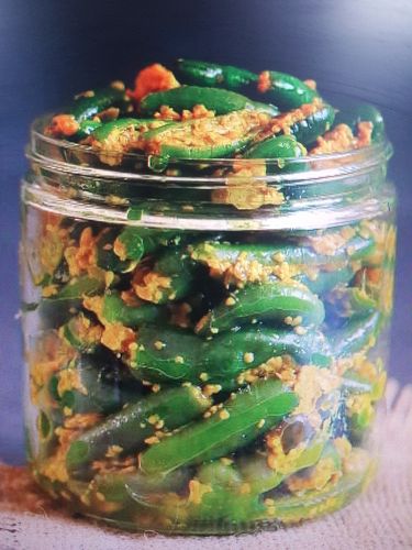 117 Kcal Energy Green Chilli Pickle, 1 Kg Plastic Jar Packaging