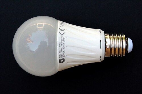 Power Saver Eco-friendly Cool White 10w Led Bulb