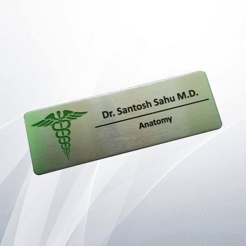 डॉक्टर मैग्नेटिक नेम बैज और मोटाई 1 मिमी और साइज़ 3 इंच x1 इंच