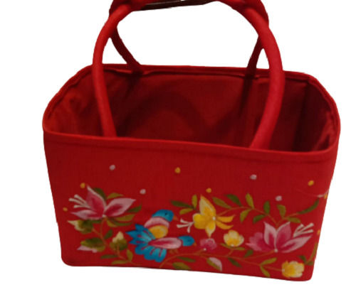 Elegant Look Easy To Carry Handmade Cotton Silk Printed Gift Baskets With Handle
