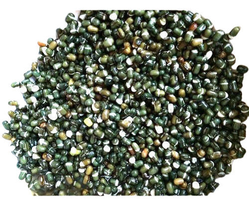 Paper Rich In Protein And Fiber Dried Organic Whole Round Sun Drying Urad Dal