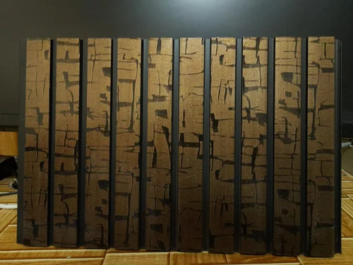 क्रैक रेजिस्टेंस गुणों के साथ आयताकार और सादा पैटर्न चारकोल लौवर आवेदन: औद्योगिक