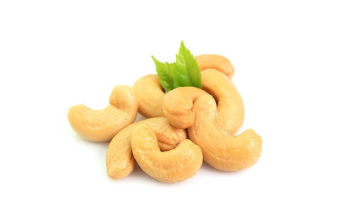 Pvc A Grade Raw Dried And Half Moon Shape Light Brown Cashew Nuts