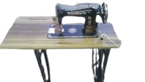 Black Manual Sewing Machine