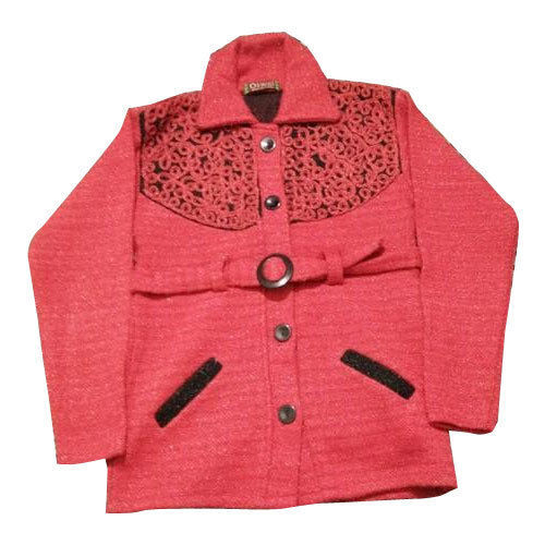मल्टी कलर कॉलर नेक फुल स्लीव्स वूलन मटेरियल बटन क्लोजर लेडीज़ लॉन्ग स्वेटर 