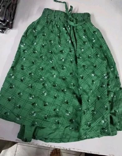 Coated Paper Girls Casual Wear Regular Fit Skin Friendly Printed Green Short Skirt