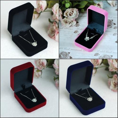 Attractive Design Rectangular Shape Velvet Jewelry Boxes For Necklace Packaging
