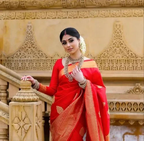 Ladies Designer Traditional Red Sarees For Pooja, Festivals