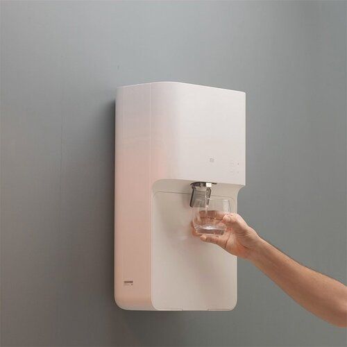 7 Ltr Capacity Wall Mounted Water Purifier for Home and Office Use