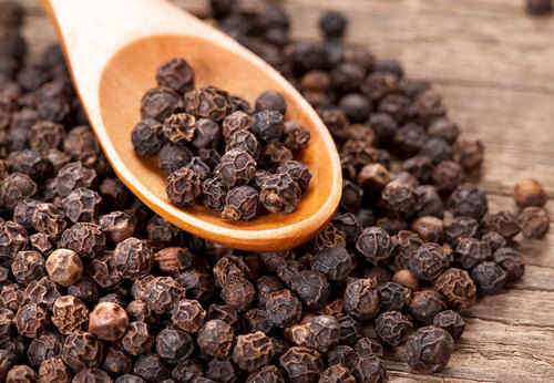 100% Pure And Natural Dried Black Pepper For Cooking And Medicine Use