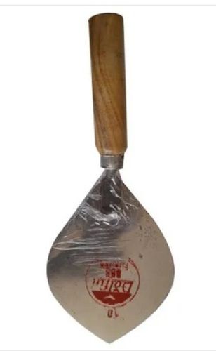 130 Gram Stainless Steel Body And Wooden Handle Gardening Trowel