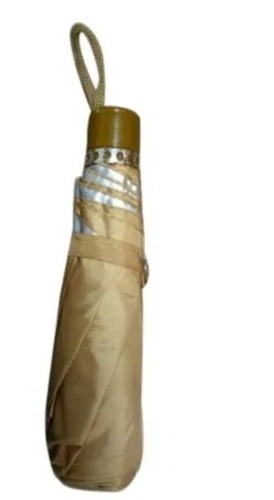 ऑल सीज़न प्लास्टिक हैंडल और स्टेनलेस स्टील शाफ्ट पॉलिएस्टर थ्री फोल्ड अम्ब्रेला