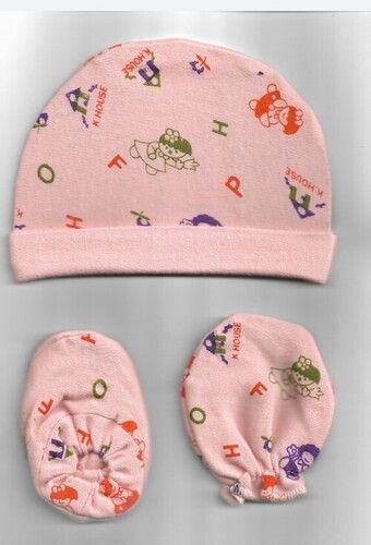 Woolen Fancy Baby Cap Mittens Printed Booties For 0-24 Months Age