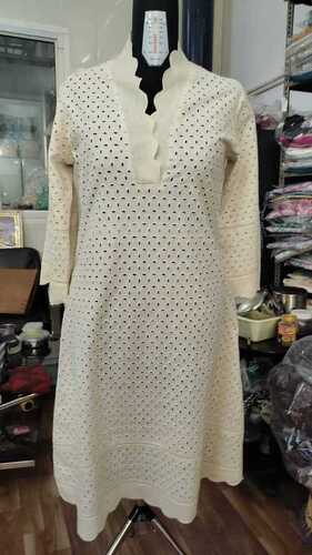 Ladies Straight Cut Ladies Lucknowi Chikan Kurti for Formal Wear