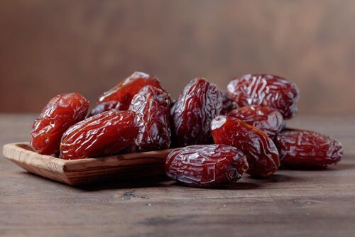 Rich Source Of Vitamin Organic Wet Dates, 1 Kg Packet Packing