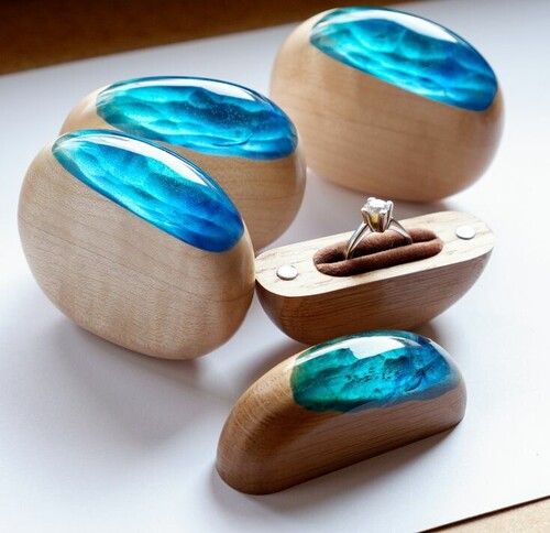 Modern Style Polished Wooden Ring Box For Ring Jewellery