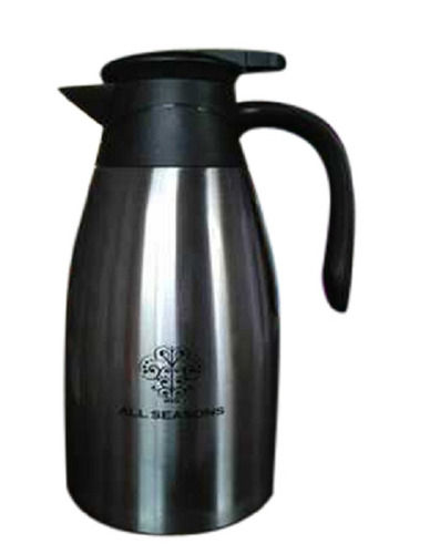 Polished Stainless Steel Jug With 2 Liter Capacity For Carrying Water 