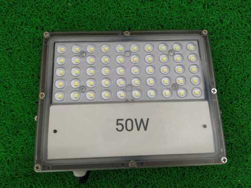 टिकाऊ और लंबे समय तक काम करने वाला जीवन 50 W Ip65 LED गार्डन लाइट