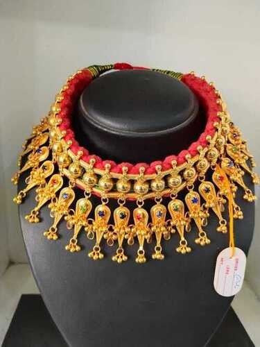 Ladies Fancy Design Gold Necklace For Wedding And Party Wear