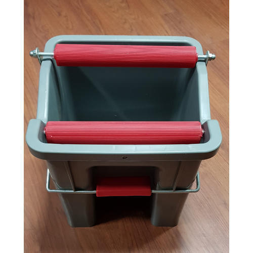 Durable Plastic Mop Bucket For Housekeeping