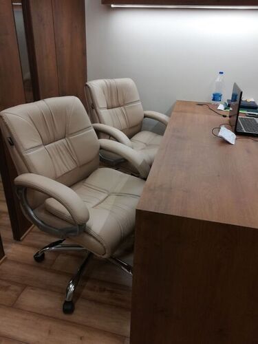 Moving Leather Office Chair With Fixed Armrest
