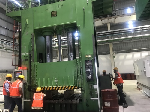 Hydraulic Press Machine Dismantle Work 1500 T