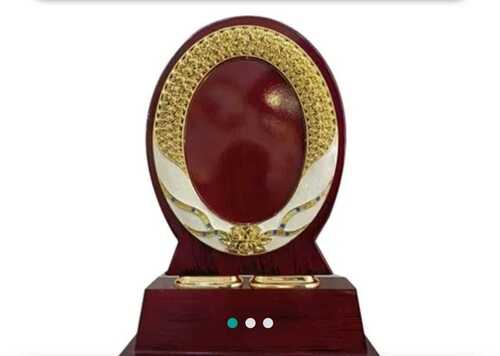 Light Weight And Glossy Finish Oval Wooden Trophy For Competion Awards