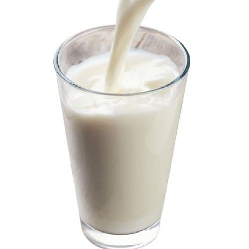 100 प्रतिशत शुद्ध और स्वस्थ स्वच्छ रूप से पैक किया गया ताजा कच्चा गाय का दूध