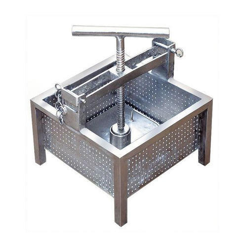 8 Kilograms Capacity Paneer Press Machine For Restaurant Use