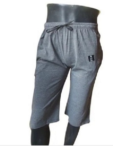 घुटने की लंबाई और स्ट्रेचेबल वेस्टलाइन प्लेन कॉटन कैप्री शॉर्ट्स आयु समूह: 16-40