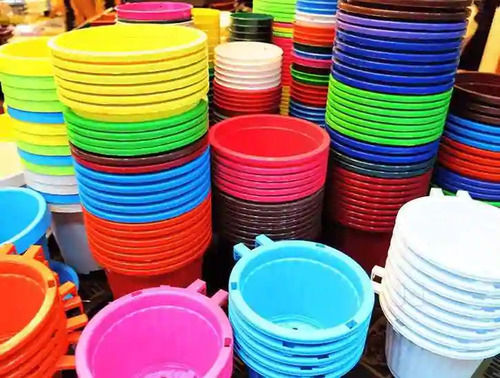  Plastic containers ,