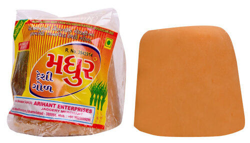 Highly Nutrients Yellow Kolhapur Desi Jaggery Without Toxic Chemicals