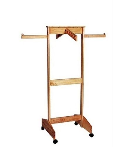 7 X 2 Feet Floor Mounted Heavy Duty Wooden Clothes Display Rack Capacity: 50 Kg/hr