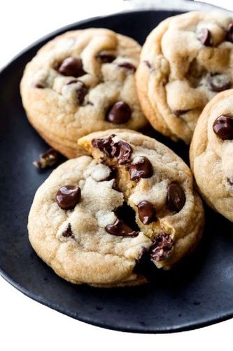 Round Shape Delicious Sweet Taste Chocolate Chip Cookies Packaging: Box