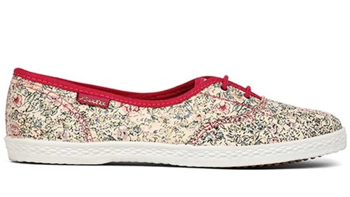 महिलाओं के लिए मल्टीकलर आरामदायक और स्टाइलिश कैज़ुअल वियर फ्लैट हील शूज़