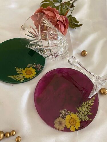 Silver 4 Inch Handmade Natural Floral Tea Coasters For Home And Office Use